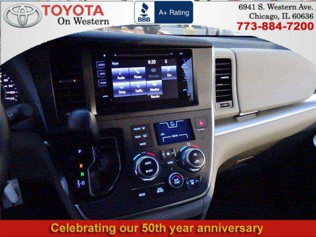 2017 Toyota Sienna LE